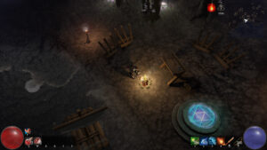 Campement nocturne éclairé par une torche et un feu magique dans Beyond the Map