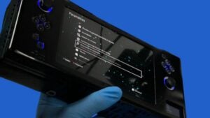 Vous rêviez d&rsquo;une PlayStation 4 portable ? Ce moddeur l&rsquo;a fait !