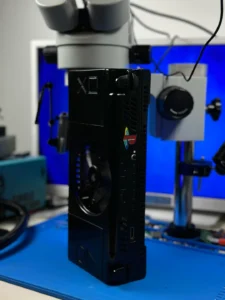 Vous rêviez d&rsquo;une PlayStation 4 portable ? Ce moddeur l&rsquo;a fait !