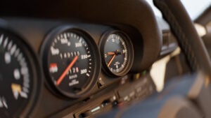 CLUTCH : Le nouveau jeu de course narratif des ex-Forza Horizon s&rsquo;invite sur la Côte d&rsquo;Azur